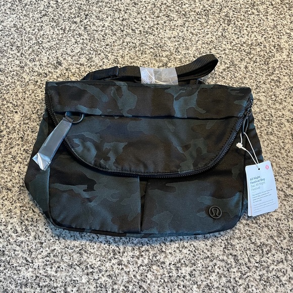 lululemon athletica Handbags - Lulu Bag 🍋 NWT